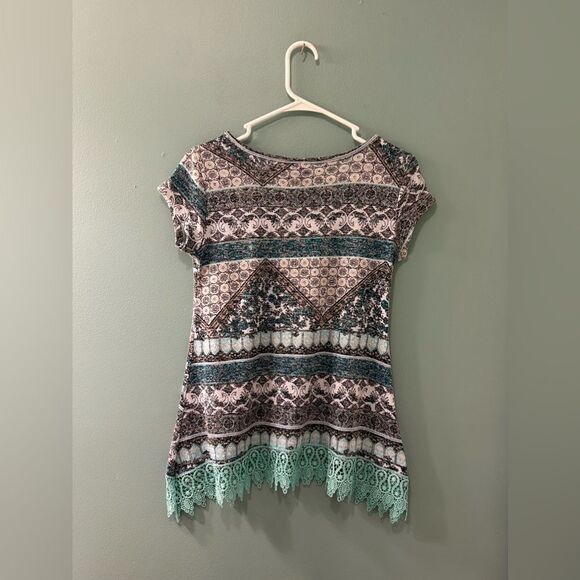 NWOT … NO COMMENT “Size: S” Lace Trimmed Top - Picture 2 of 3